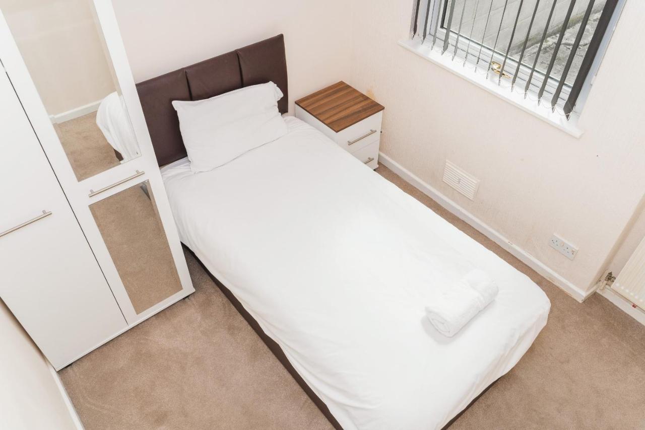City Rooms In Stoke City Екстериор снимка