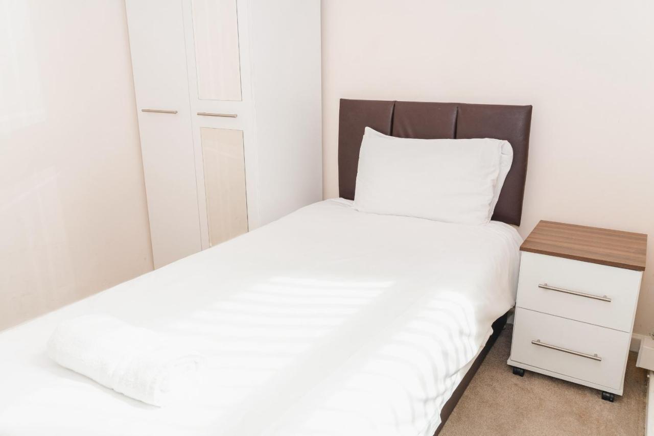 City Rooms In Stoke City Екстериор снимка